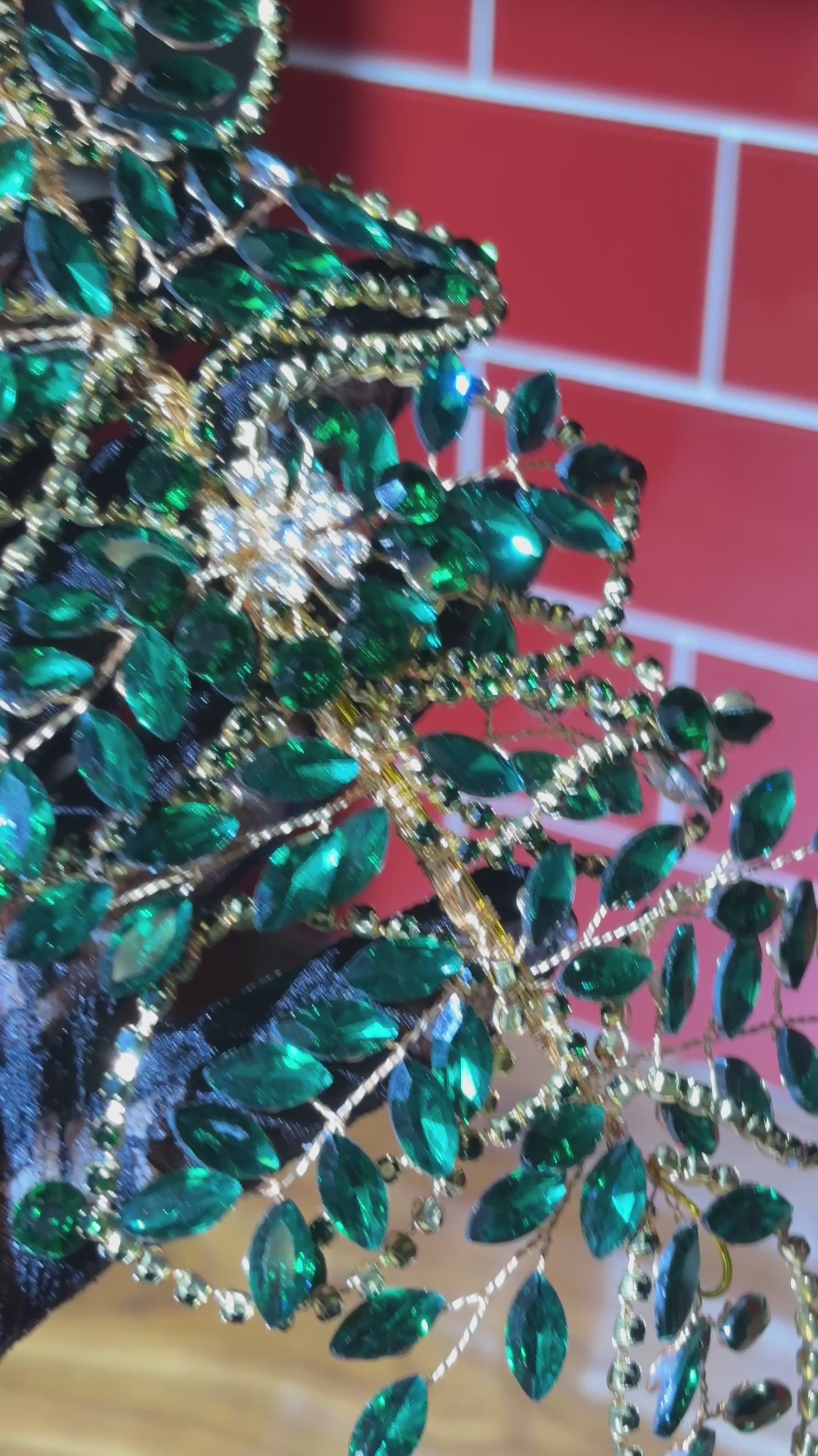 Floral Leaf Motif-Handcrafted-Emerald